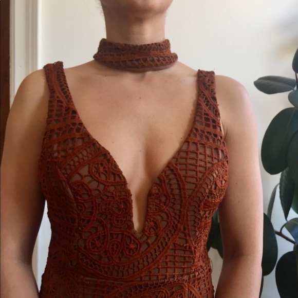 Cut out lace dress - Picture 4 of 5
